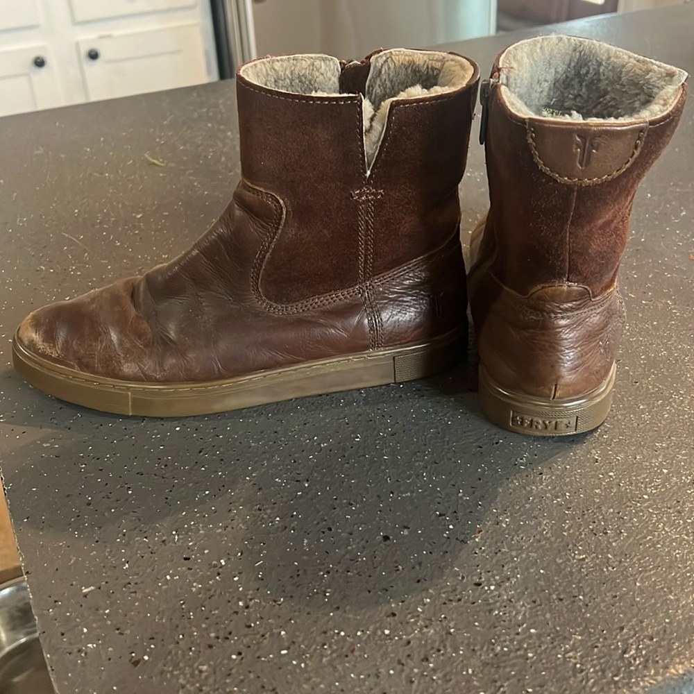 Frye leather shearling pointed toe snow boot